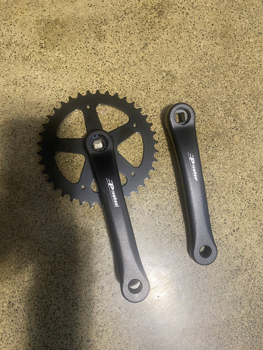 1 x  8 Crank set
